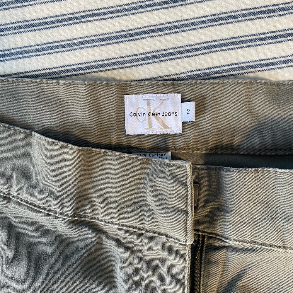 Low Rise Wide Leg Cropped Jeans